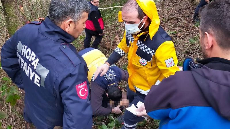 Artvin’de kamyonet uçurumdan düştü: 2 ölü