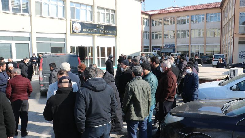 Sivas'ta otobüs şoförleri, ücretsiz binen yolculara isyan etti