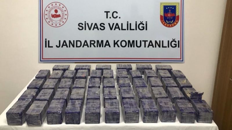 İran plakalı yolcu otobüsünde 50 kilo eroin ele geçirildi