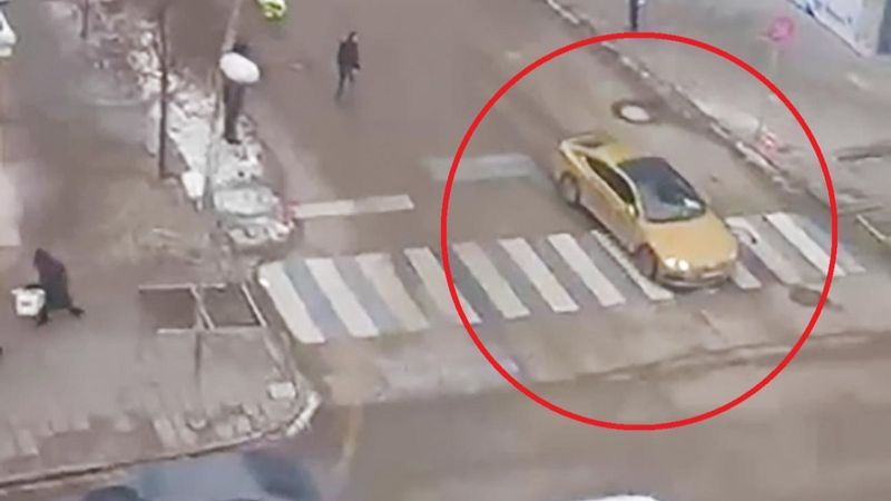 Erzurum'da trafik polisini 15 metre sürükledi