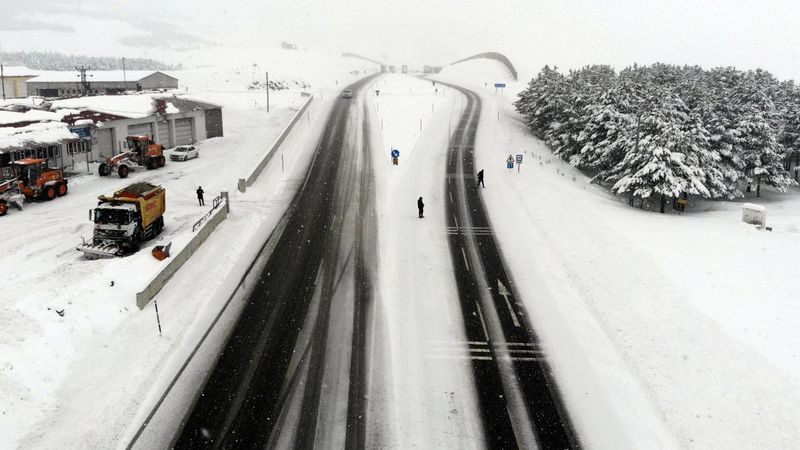 Erzincan'da kar yağışı, yüksek kesimlerde etkisini artırdı