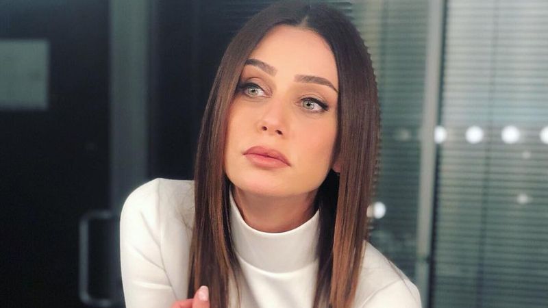 Kurtlar Vadisi'nin Savcı Leyla'sından hem heyecanlandıran hem güldüren paylaşım! 'Ne yaptın sayın savcım'