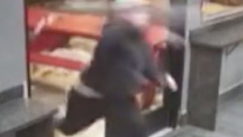 ABD'de restorana alınmayan maskesiz müşteri içeri tuğla fırlattı