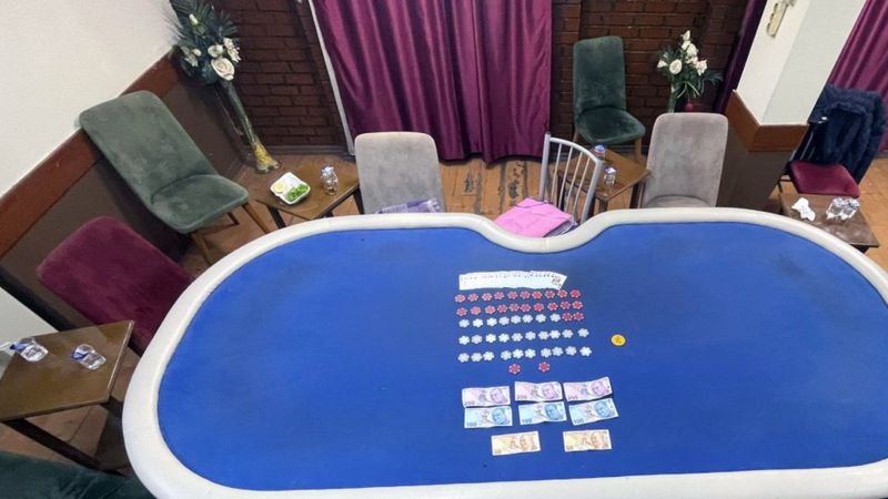 Adana'da polislerin kumarhane baskını