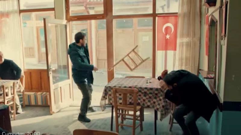 Gönül Dağı 52. bölüm fragmanı: Veysel, kahveyi darma duman ediyor!