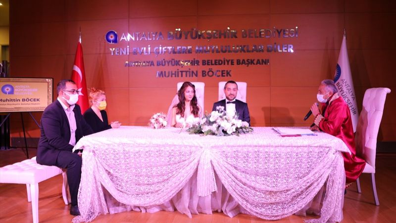 Nikah dairelerinde Sevgililer Günü yoğunluğu