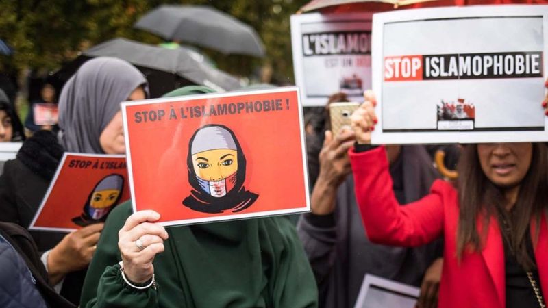 New York Times: Müslümanlar Fransa'yı sessizce terk ediyor