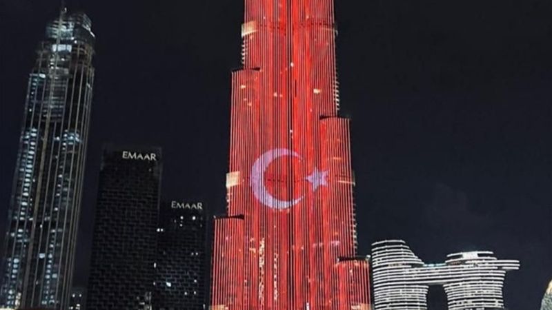 Cumhurbaşkanı Erdoğan’ın BAE ziyareti öncesi Burj Khalifa'ya Türk bayrağı yansıtıldı