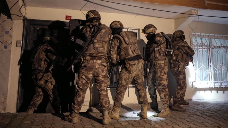 Bitlis merkezli PKK operasyonu: 13 gözaltı