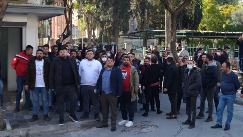 Mersin'de CHP'li gruptan yerel gazete binasına saldırdı