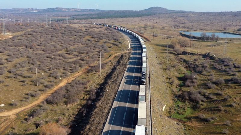 Hamzabeyli'de 10 kilometre tır kuyruğu oluştu