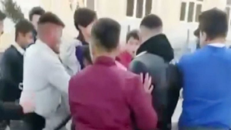 Antalya'da liselilerin kavgasında arkadaşları tezahürat yaptı