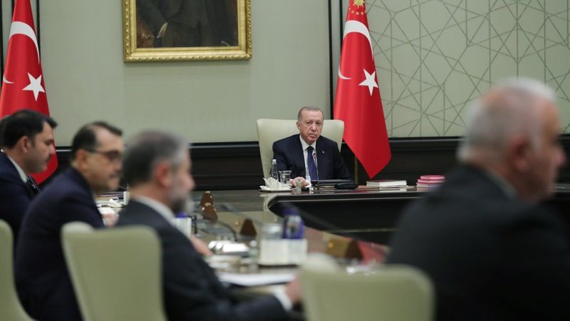 Kabine toplandı: Ekonomi ve dış politika en önemli konular olacak