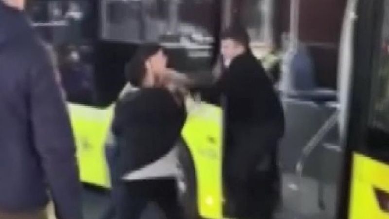 Şirinevler'de otobüs ile otomobil şoförünün kavgası kamerada