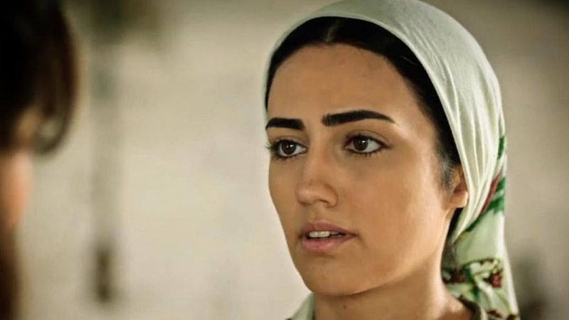 Bir Zamanlar Çukurova'nın Gülten'i havuz başında mini eteği ile şov yaptı! Görenin dili tutuldu...