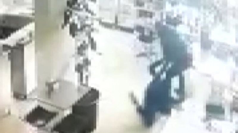 Bağcılar’da ‘sana kız mı yok’ diye teselli etmek istedi, canından oldu