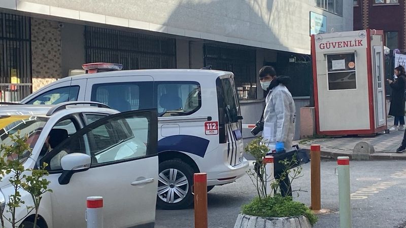 Zeytinburnu'nda öğrenci, okul koridorunda can verdi