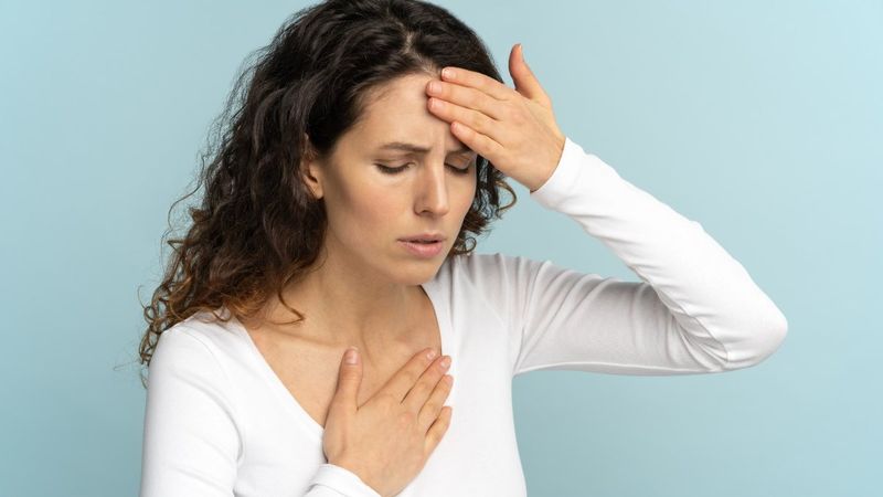 Hemen bir doktora görünmeniz gerektiğini gösteren 10 belirti