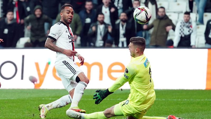 Beşiktaş, bu sezon 18 kez direklere takıldı