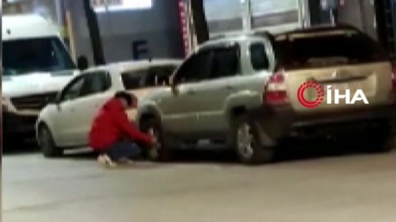 Sultangazi’de komşusuna kızdı, aracın lastiklerini kesti