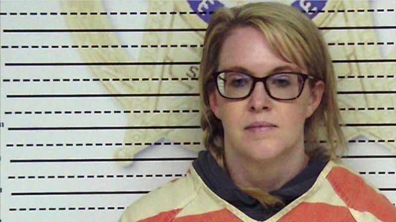 ABD'de bir kadın, 9 lise öğrencisine elektronik sigara verip istismar etti