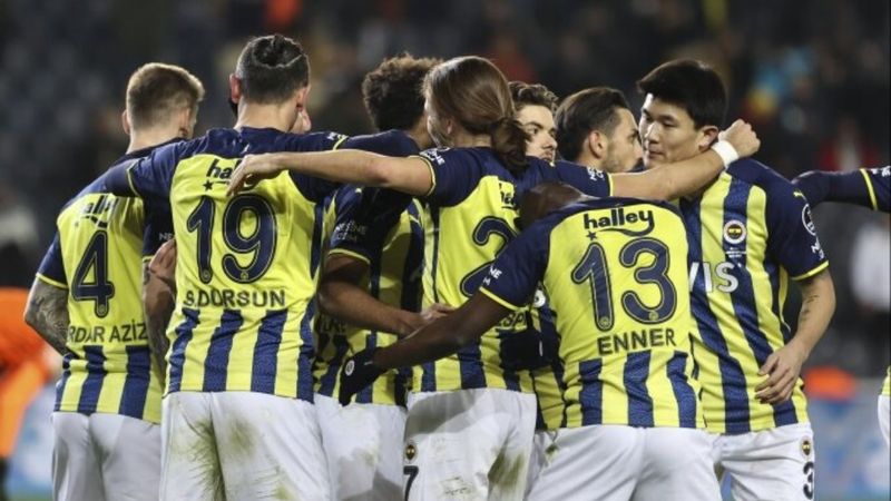 Fenerbahçe'nin Slavia Prag maçı öncesi kamp kadrosu