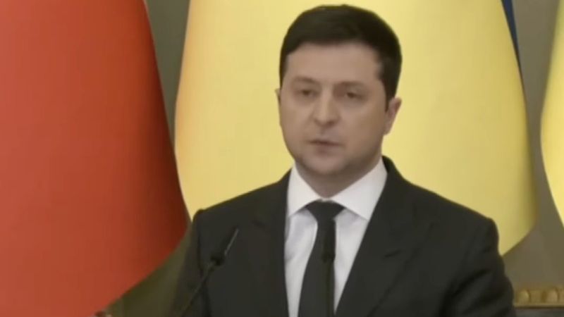 Vladimir Zelenskiy'den NATO'ya: Ukrayna'ya aday statüsü verilmesini rica ediyoruz