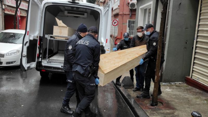 Şişli'de kaldığı apartta ölü bulundu