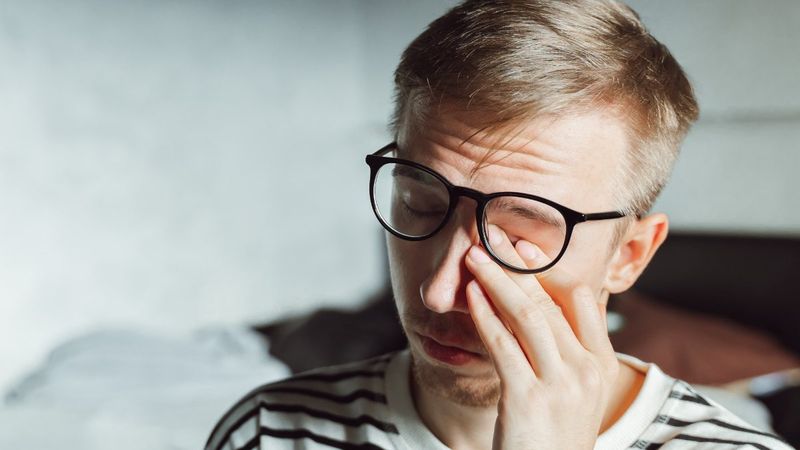 Gözlerinizde bir sorun olduğunu gösteren 17 belirti