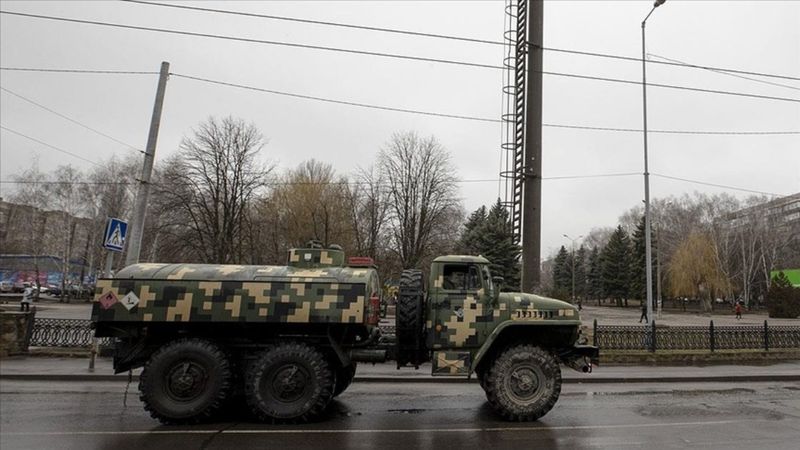 Kiev'de resmi binalar bölgesinde silah sesleri duyuldu