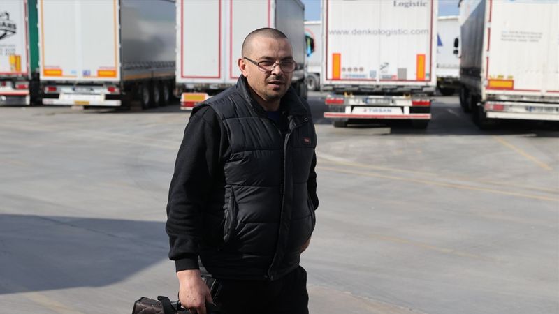 Türkiye'deki tır şoförü cepheye gitmek için yola çıktı