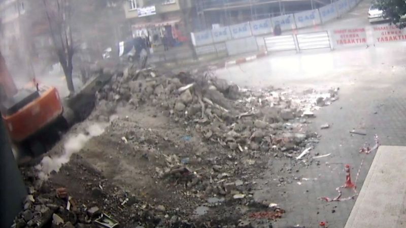 Kastamonu'da makine operatörünün kazası kamerada