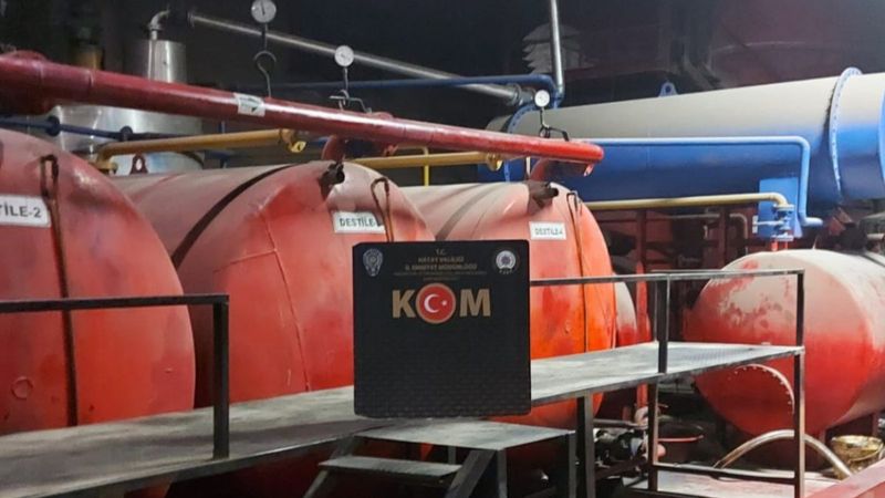 Hatay'da 97 bin litre kaçak akaryakıt ele geçirildi