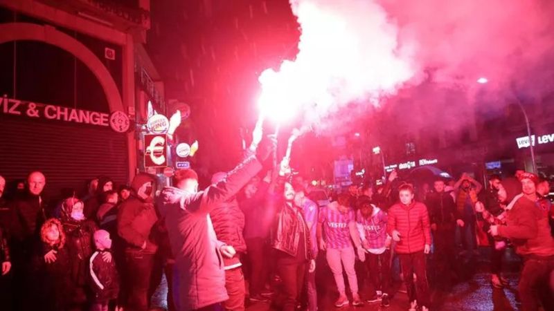 Trabzonspor taraftarından şampiyonluk provası