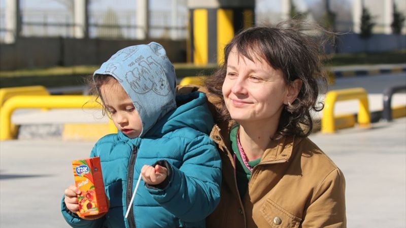 Ukrayna'dan ayrılanlar Türkiye'ye gelmeye başladı