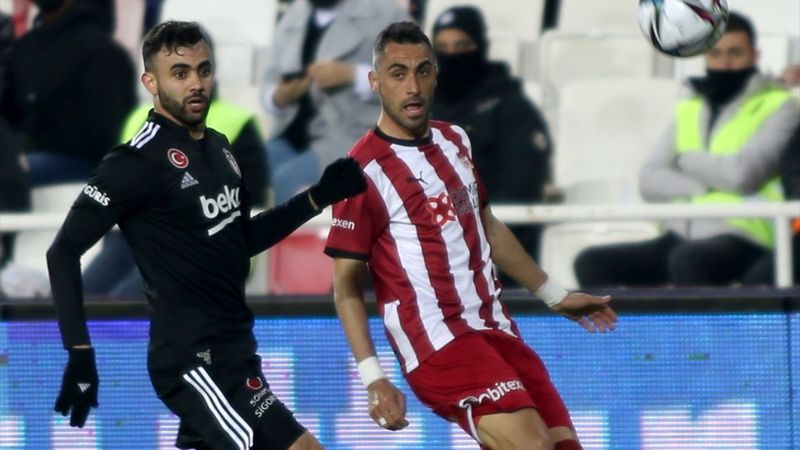 Ghezzal: İnanılmaz bir sezon yaşıyoruz