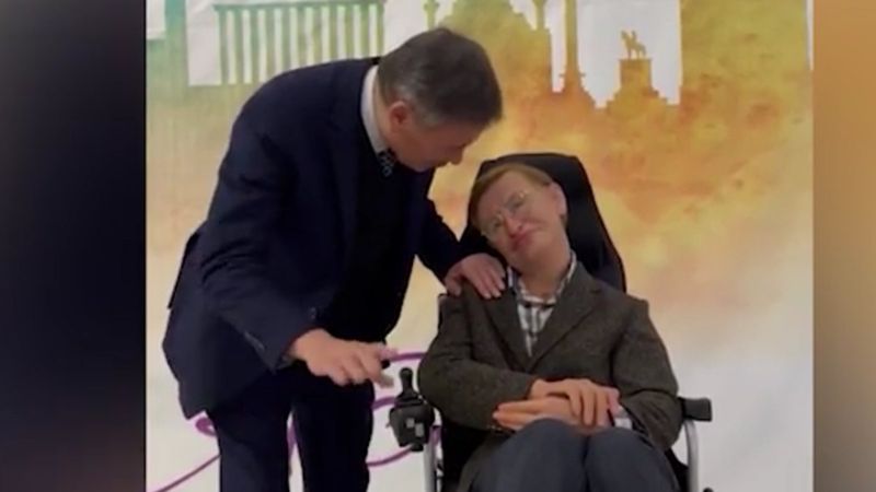 Melih Gökçek, Stephen Hawking'in mum heykeliyle konuştu