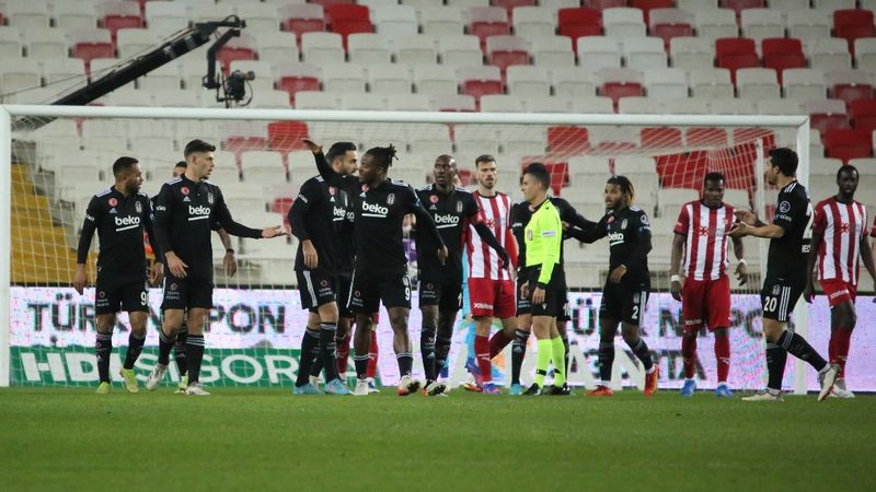 Beşiktaş, Sivassspor'u 3 golle mağlup etti