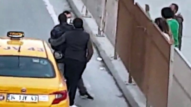 İstanbul'da taksi şoförü ile yolcunun ücret tartışması