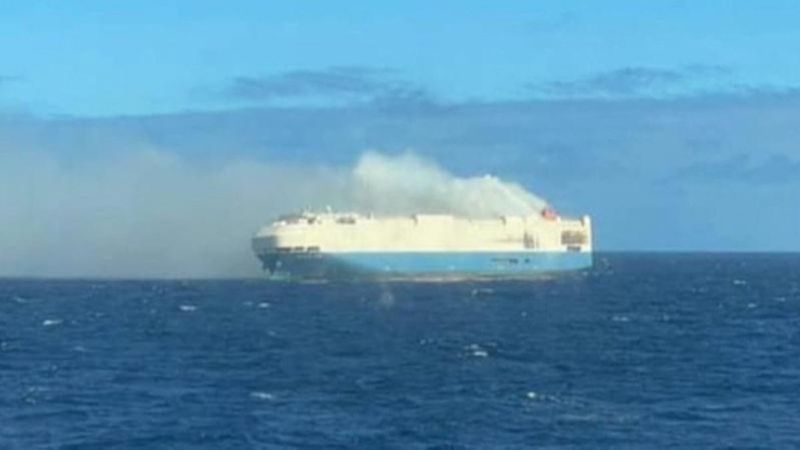 Kargo gemisindeki yangın, Volkswagen'in 4 bin aracını yok etti