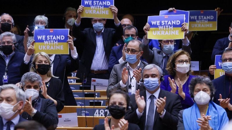 Vladimir Zelensky AP oturumunda ayakta alkışlandı