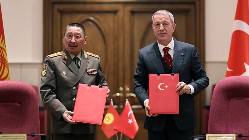 Hulusi Akar, Kırgız mevkidaşıyla görüştü