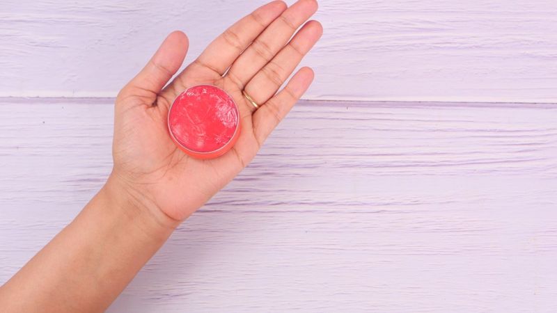 Vazelin kullanmanın 8 harika yolu