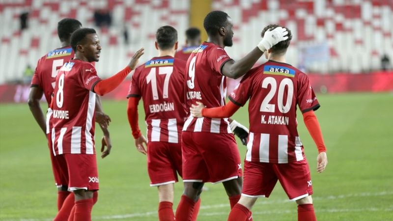 Sivasspor Türkiye Kupası'nda yarı finale yükseldi