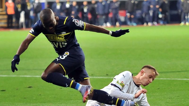 Fenerbahçe'de Valencia'nın MR'ı çekildi