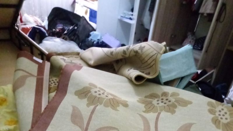 Büyükçekmece'de hırsız, girdiği evi talan etti