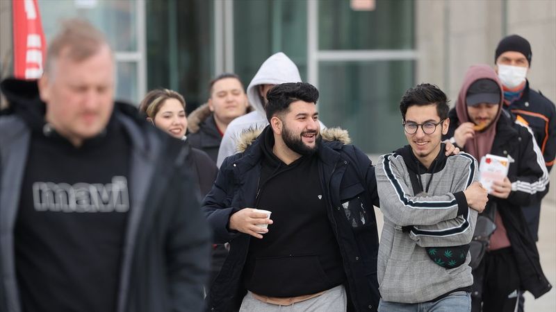 Ukrayna'dan tahliye edilen Türklerin sayısı 11 bini geçti