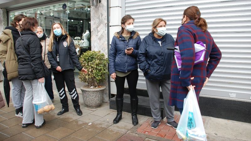 İzmir’de kuyumcu, 7 milyon lira değerindeki altınlarla kaçtı