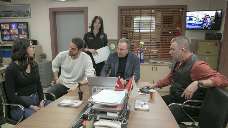 Arka Sokaklar'a taze kan! Örgüt üyesi 'Suzan' karakteriyle ters köşe yapacak...