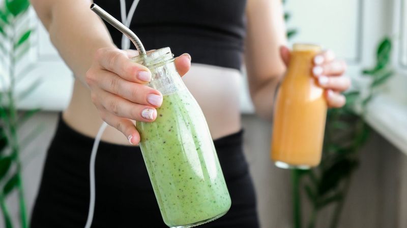 Büyük kısıtlamalar olmadan detoks yapmak için 9 ipucu